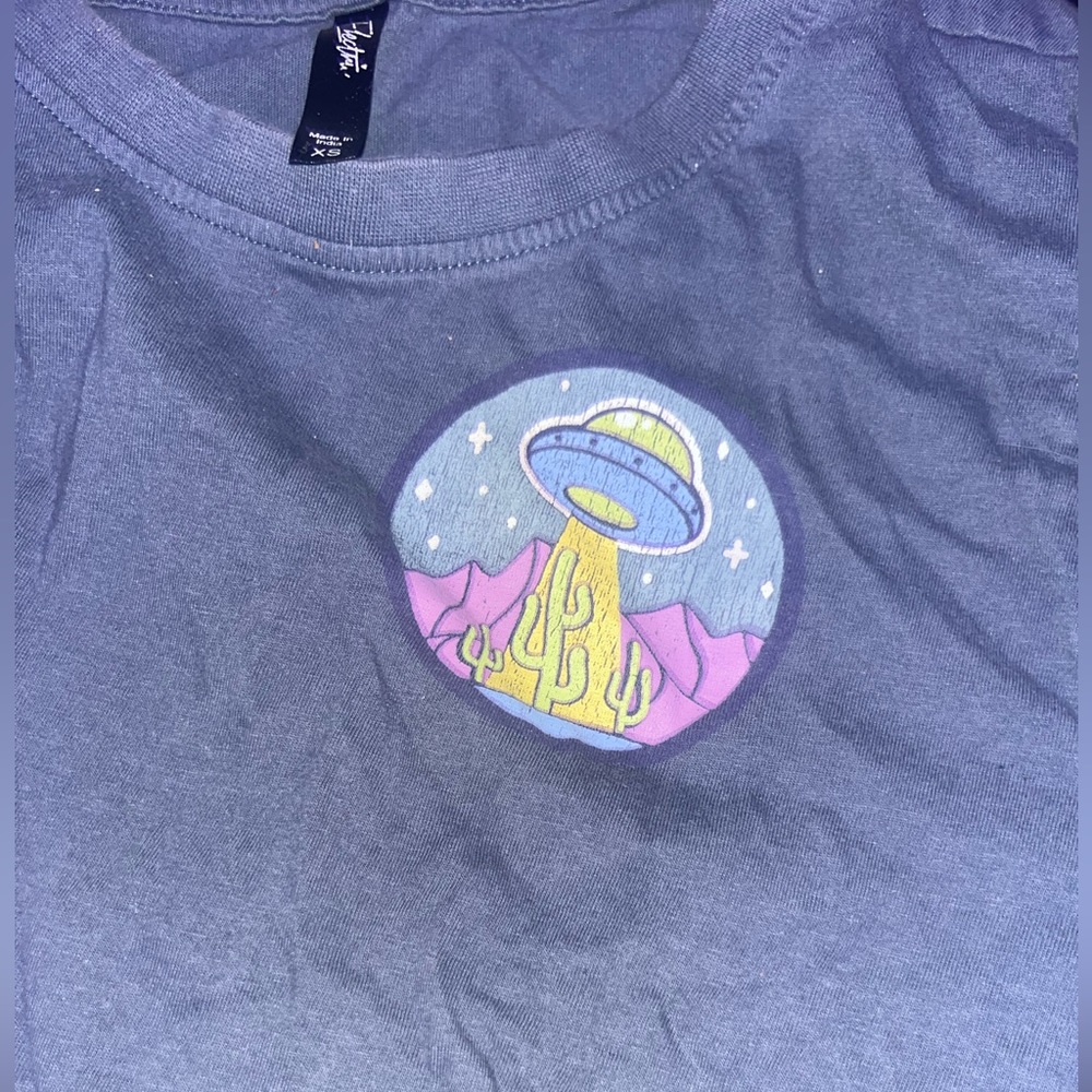 Short sleeve tee. Graphic design